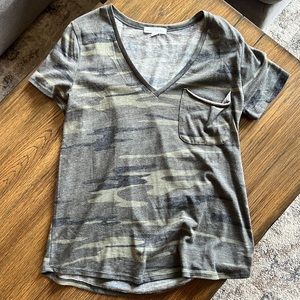 Socialite v neck tee